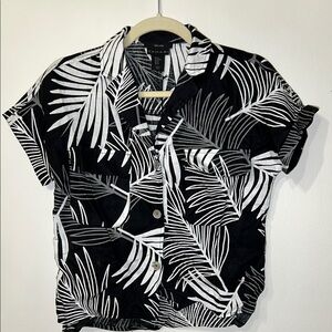 Tahari 2 Piece Linen Black and White Leaf Print Shirt and Pant Set NWT